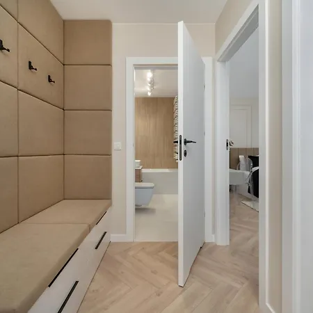 Apartment Ekskluzywne Apartamenty Browary Wroclawskie Z Klimatyzacja By Renters Prestige Breslau